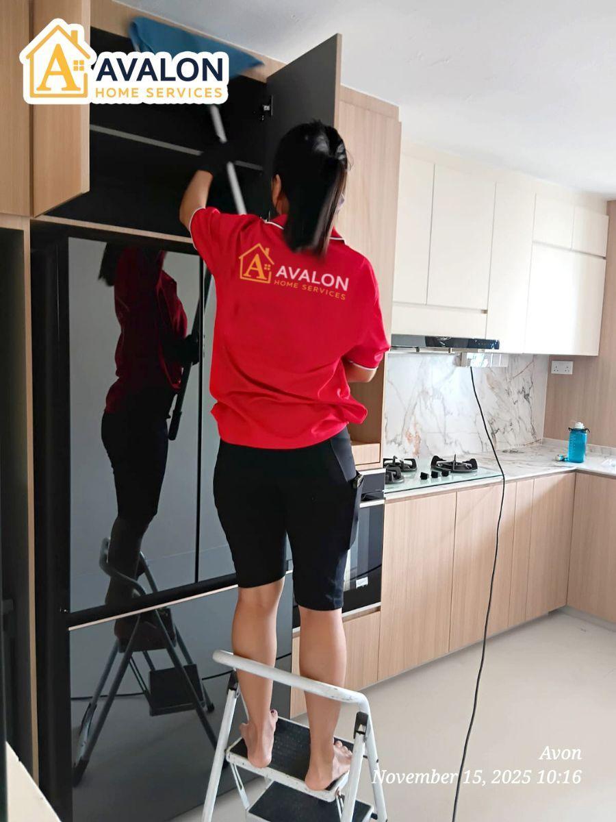 part time helper dust kitchen cabinet